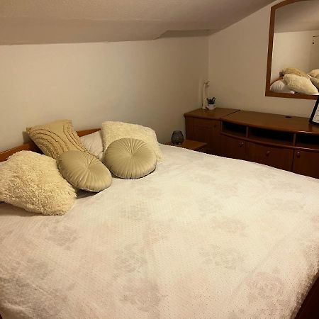 Euphoria Apartment Obuljeno Luaran gambar