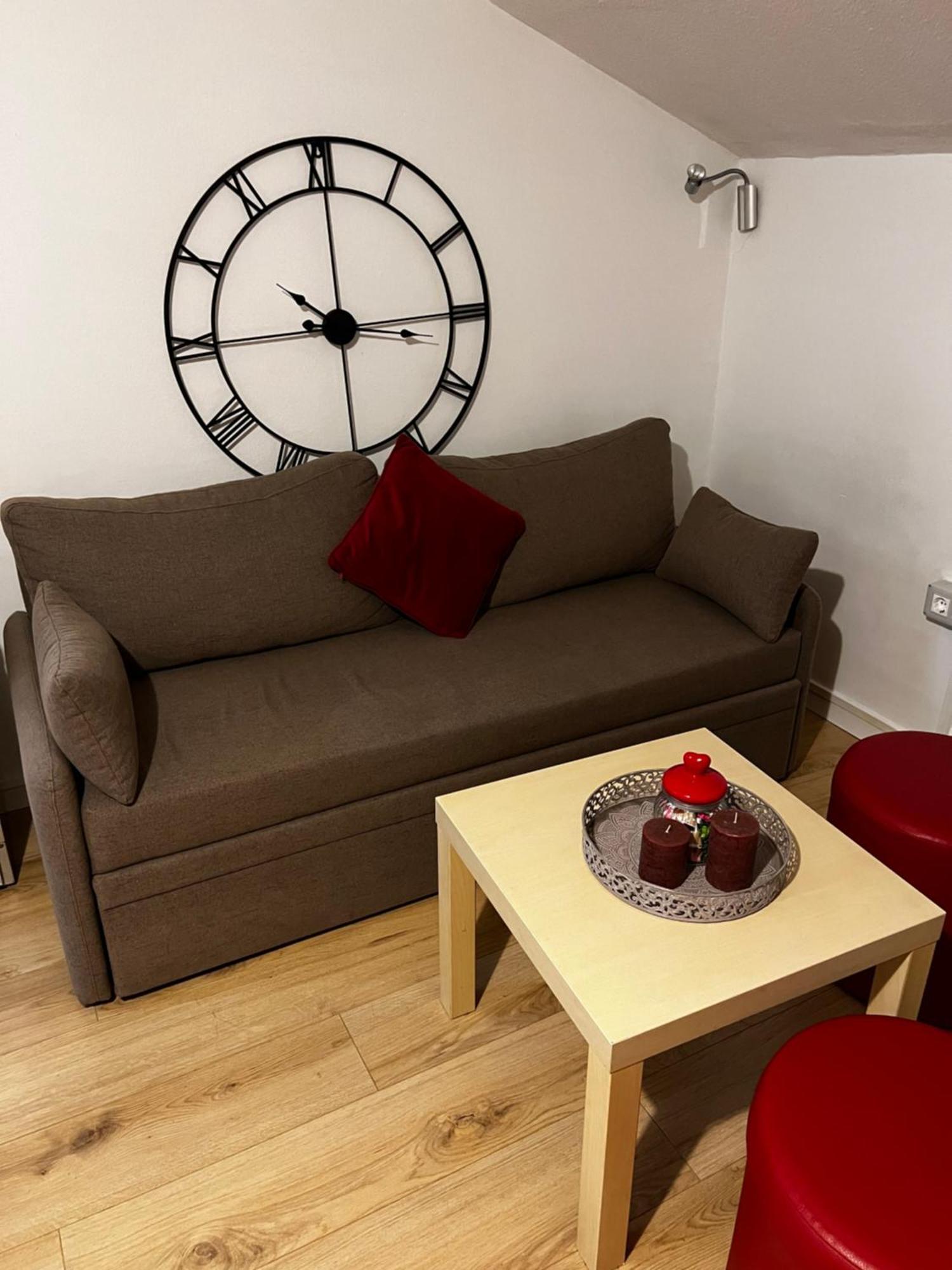 Euphoria Apartment Obuljeno Luaran gambar
